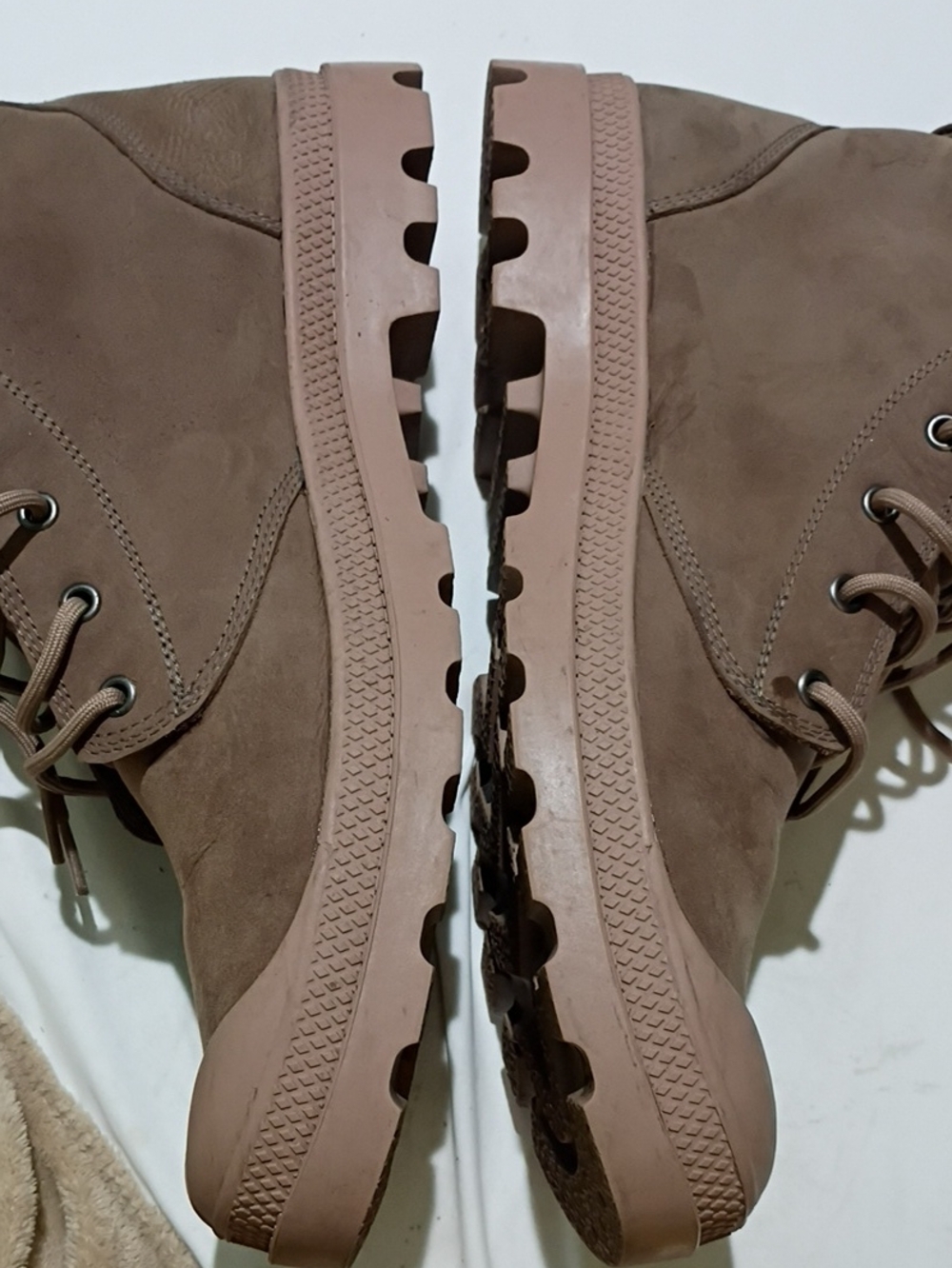 NWT.Men's Brown Lace-Up High-Top Boots - Picture 9 of 11